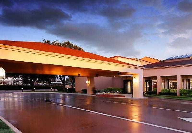 Courtyard By Marriott Dallas Northwest Exterior photo