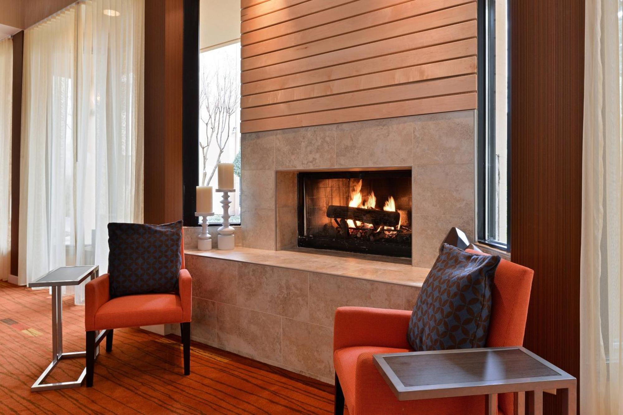 Courtyard By Marriott Dallas Northwest Exterior photo