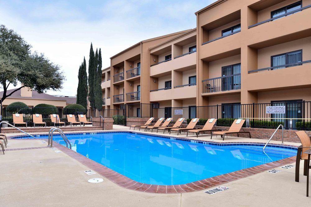 Courtyard By Marriott Dallas Northwest Exterior photo